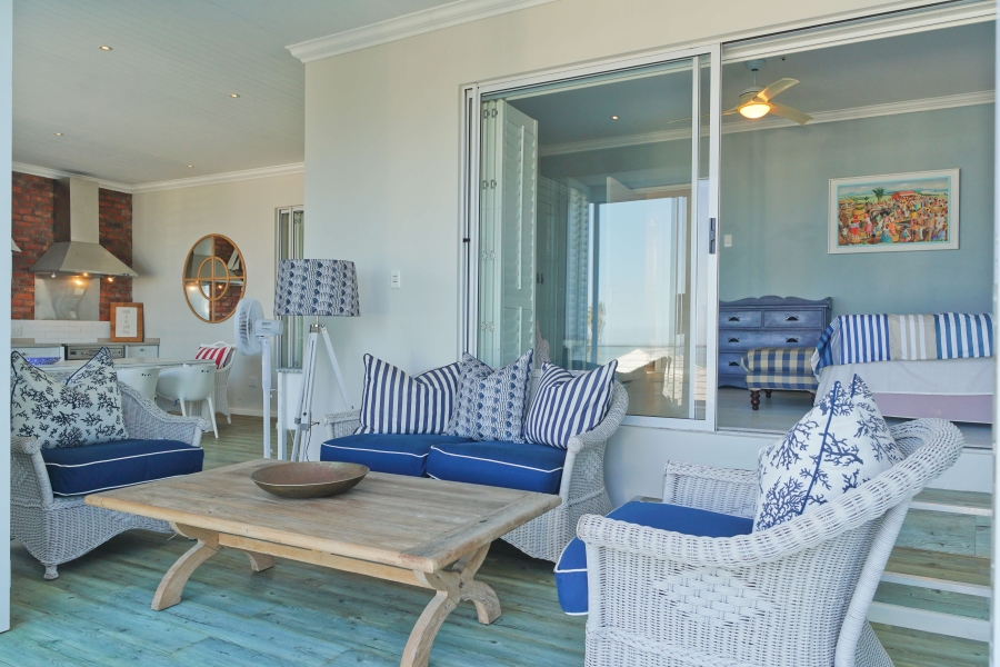 4 Bedroom Property for Sale in Winterstrand Eastern Cape